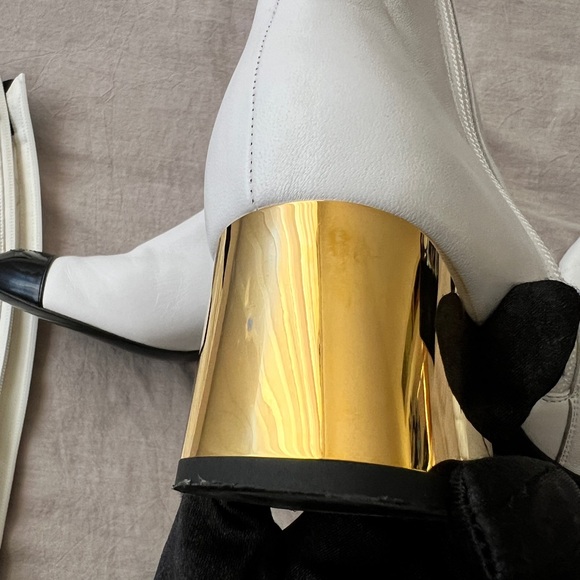 ❌❌ Chanel 2 in 1 White CC Logo Boots G38428 - Size 38 - Picture 10 of 16